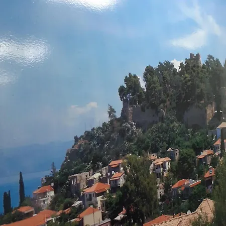 Tzil Apartment