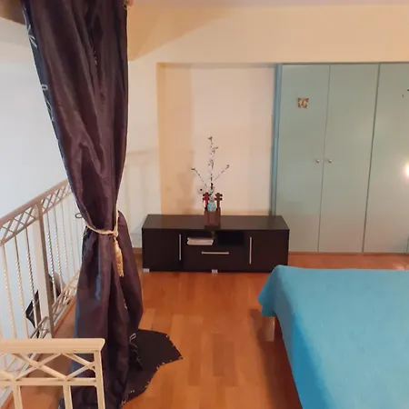 Tzil Apartment